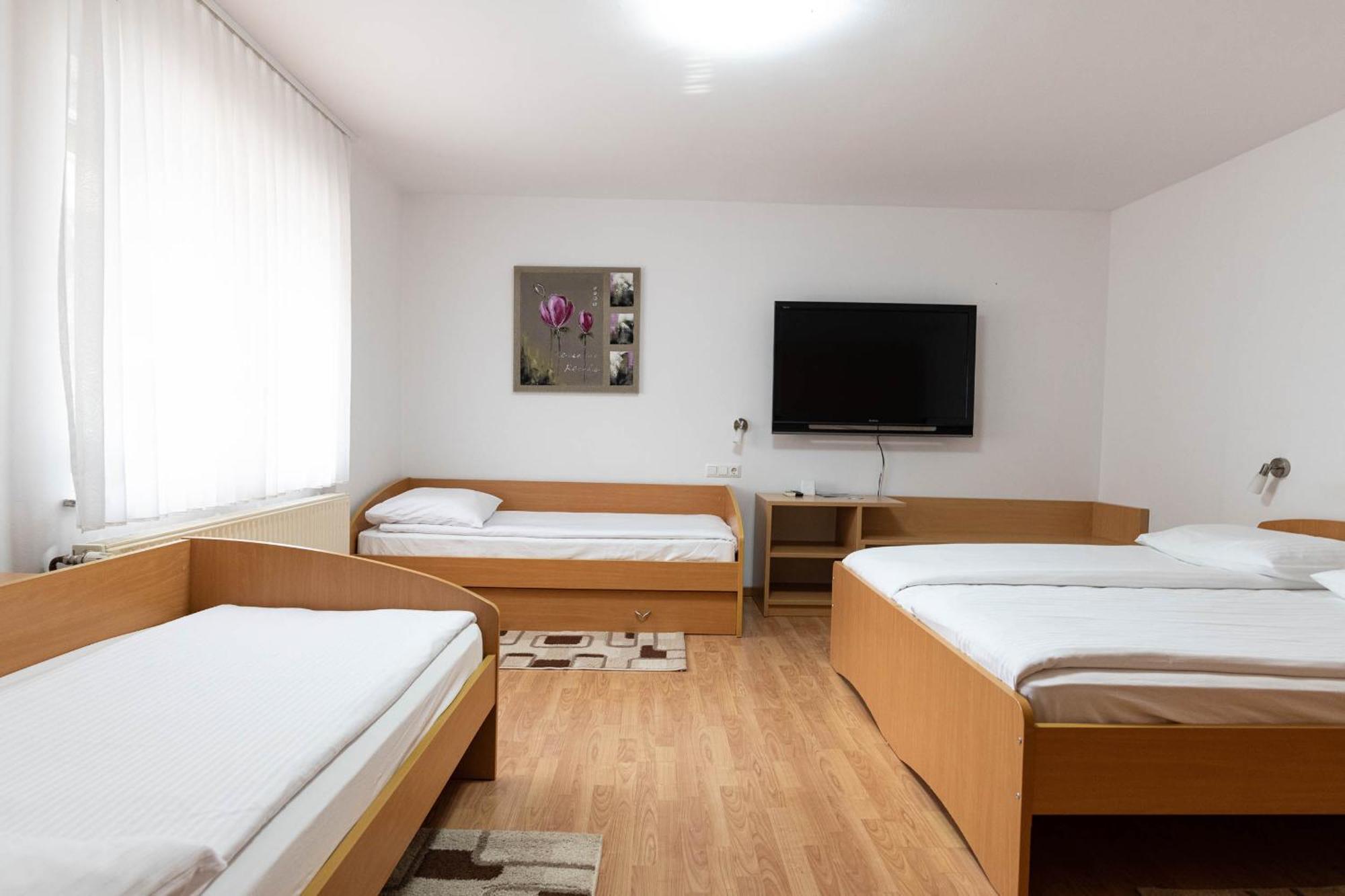 Apartmaji In Sobe Ramar Straza Exterior foto